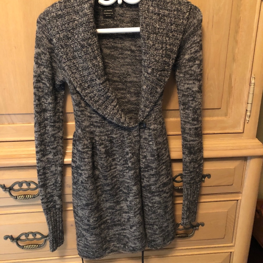 Aritzia Talula Sweater